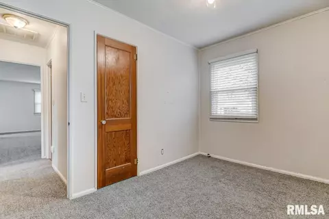 1652 N 21st St, Springfield, IL 62702 photo 17