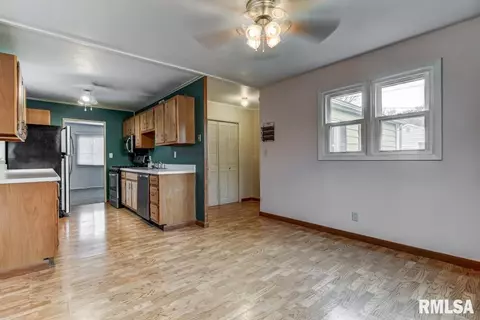 1652 N 21st St, Springfield, IL 62702 photo 10