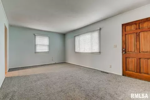 1652 N 21st St, Springfield, IL 62702 photo 3