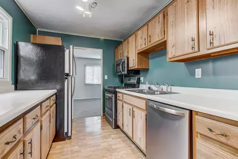 1652 N 21st St, Springfield, IL 62702 photo 5