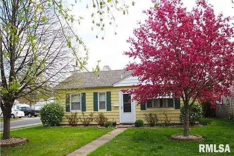 1652 N 21st St, Springfield, IL 62702 photo 1