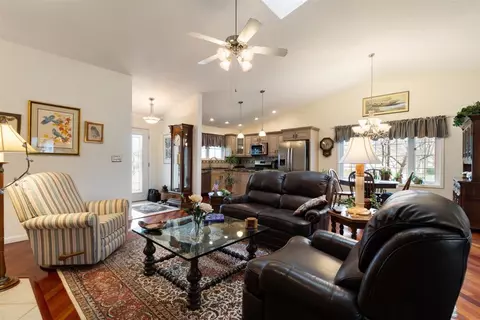 401 Treeline Ln, Springfield, IL 62703 photo 8