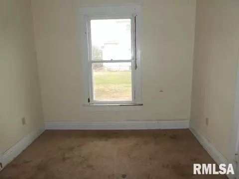 211 E Maple St, Gillespie, IL 62033 photo 16
