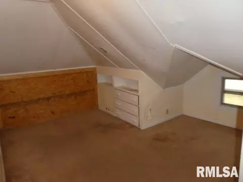 211 E Maple St, Gillespie, IL 62033 photo 23