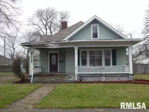 211 E Maple St, Gillespie, IL 62033 photo 1
