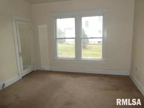 211 E Maple St, Gillespie, IL 62033 photo 13