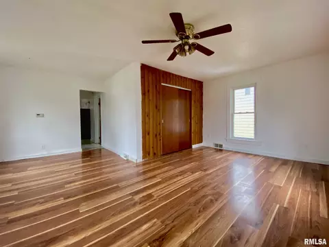 1044 N Indiana St, Springfield, IL 62702 photo 3
