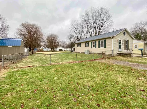 1044 N Indiana St, Springfield, IL 62702 photo 2