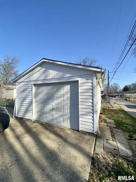 2000 N 19th St, Springfield, IL 62702 photo 22