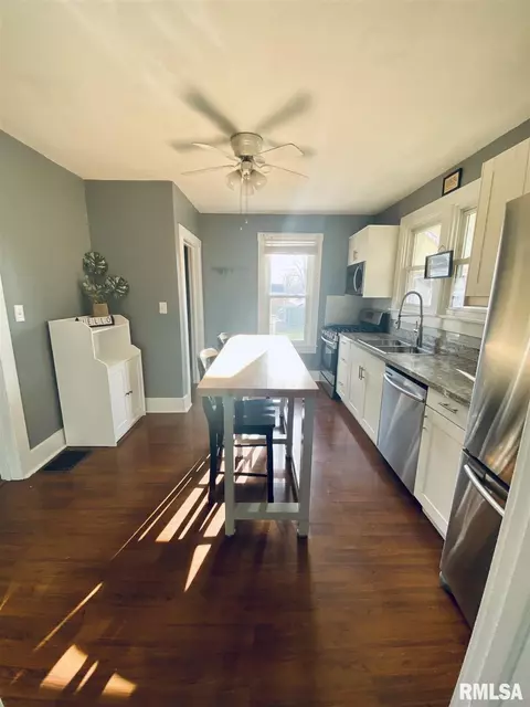 2000 N 19th St, Springfield, IL 62702 photo 9