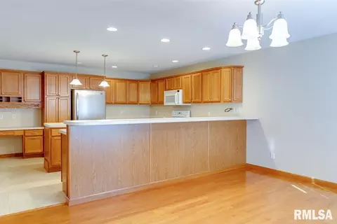 3615 Lytham Dr, Springfield, IL 62712 photo 2