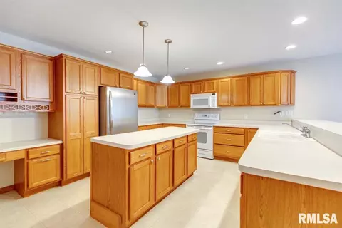 3615 Lytham Dr, Springfield, IL 62712 photo 6