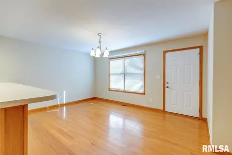 3615 Lytham Dr, Springfield, IL 62712 photo 5