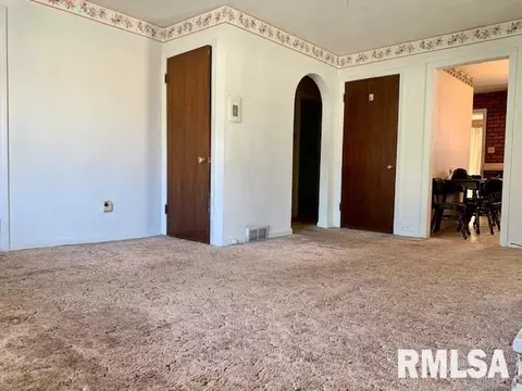 2152 E Grandview Ave, Springfield, IL 62702 photo 3