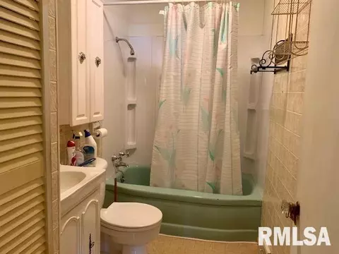 2152 E Grandview Ave, Springfield, IL 62702 photo 9