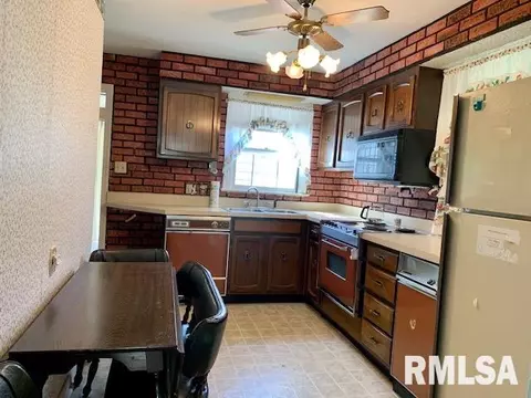 2152 E Grandview Ave, Springfield, IL 62702 photo 6