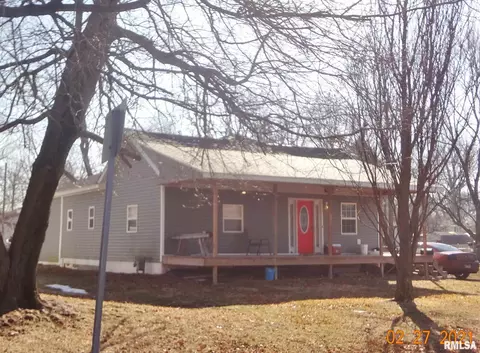 417 N Spring St, Mount Pulaski, IL 62548 photo 3