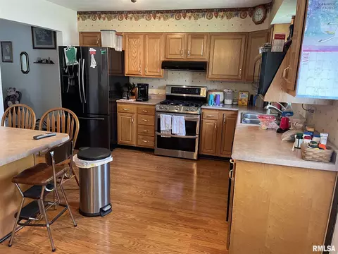 2433 E Ardmore Ave, Springfield, IL 62702 photo 6