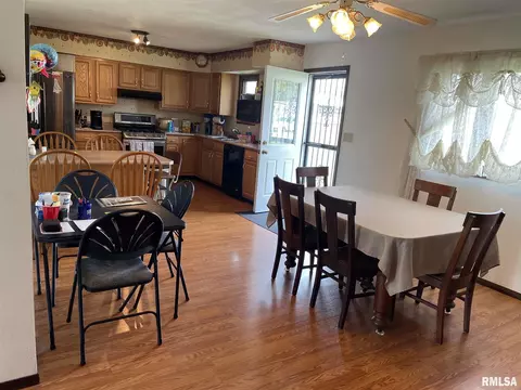 2433 E Ardmore Ave, Springfield, IL 62702 photo 3