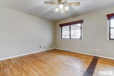 49 Bel Aire Dr, Springfield, IL 62703 photo 11