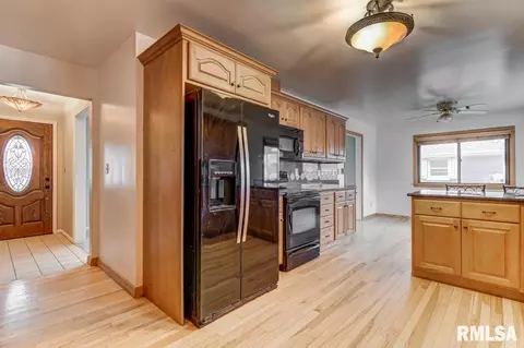 49 Bel Aire Dr, Springfield, IL 62703 photo 8