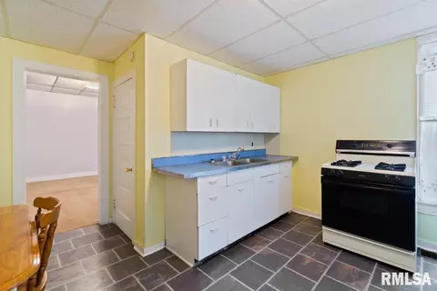 1042 N 1st St, Springfield, IL 62702 photo 10