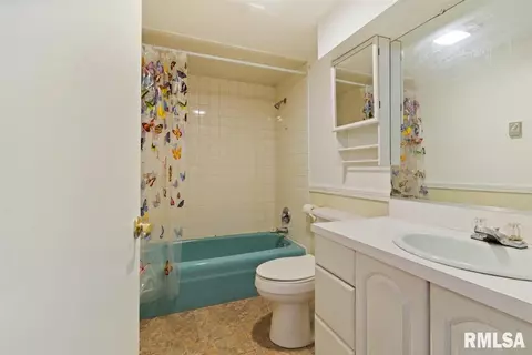 1042 N 1st St, Springfield, IL 62702 photo 14