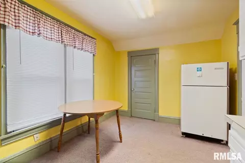 1042 N 1st St, Springfield, IL 62702 photo 16