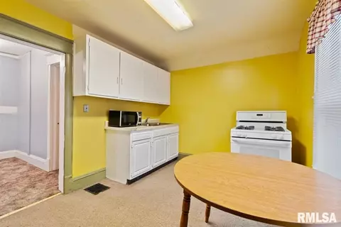 1042 N 1st St, Springfield, IL 62702 photo 15
