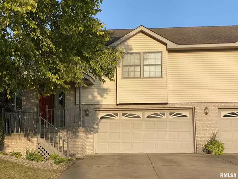 2824 Cronin Dr, Springfield, IL 62711 photo 1