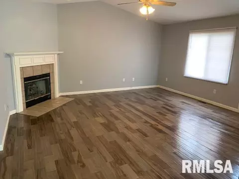 2212 Cormorant Dr, Springfield, IL 62711 photo 2