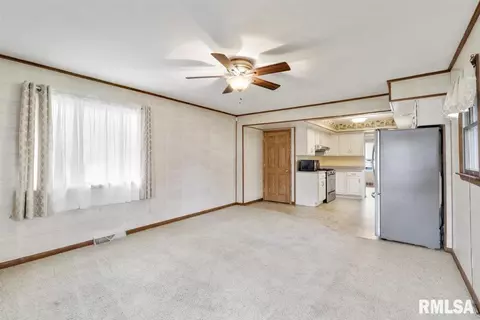 1813 Black Ave, Springfield, IL 62702 photo 9