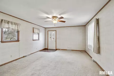 1813 Black Ave, Springfield, IL 62702 photo 8