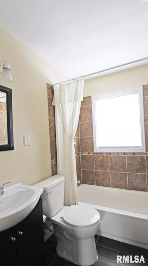 2108 N 19th St, Springfield, IL 62702 photo 9
