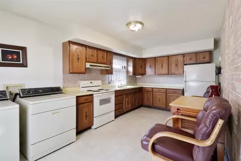 2318 S 14th St, Springfield, IL 62703 photo 4