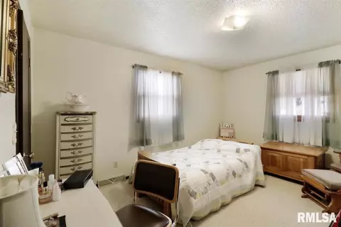 2318 S 14th St, Springfield, IL 62703 photo 6