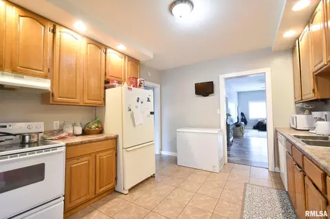 1812 N 8th St, Springfield, IL 62702 photo 5