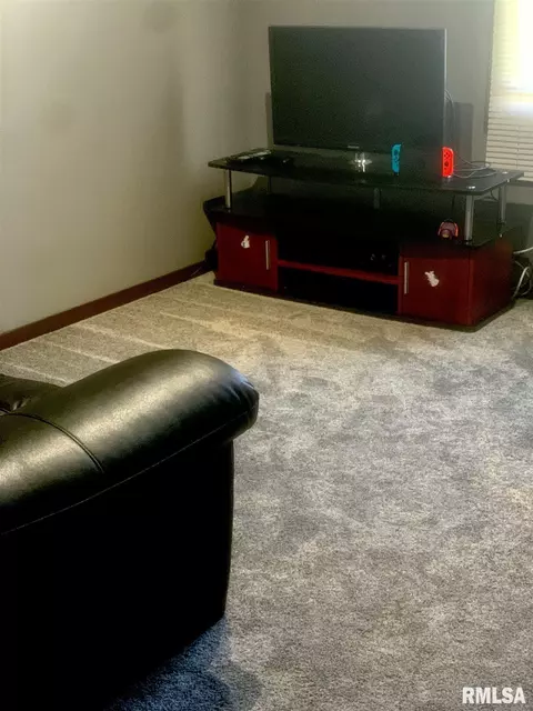 2912 Sandgate Rd, Springfield, IL 62702 photo 9