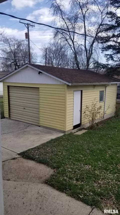 2226 S 10th St, Springfield, IL 62703 photo 21