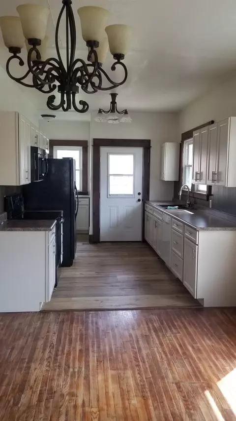 2226 S 10th St, Springfield, IL 62703 photo 4