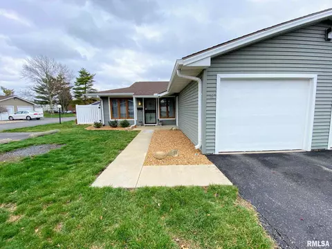 18 Brookside Pl, Springfield, IL 62704 photo 1