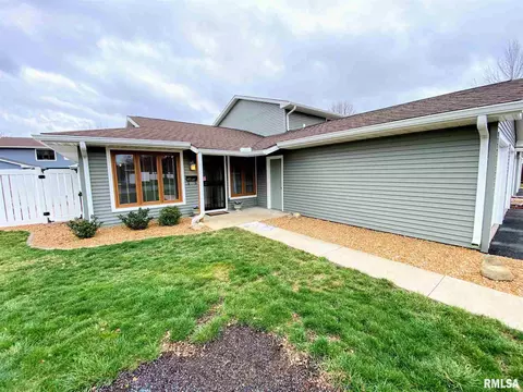 18 Brookside Pl, Springfield, IL 62704 photo 2