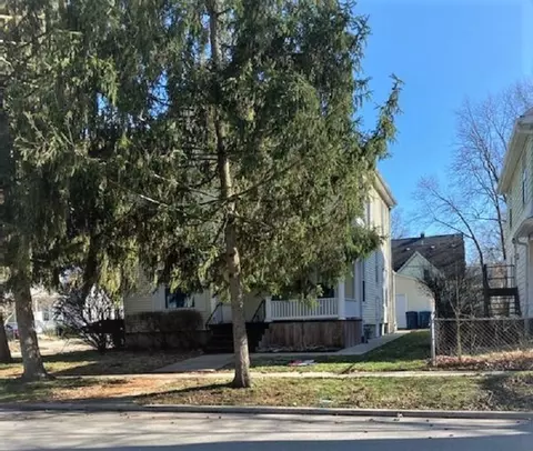 1018 1018 12 W Edwards St, Springfield, IL 62704 photo 1