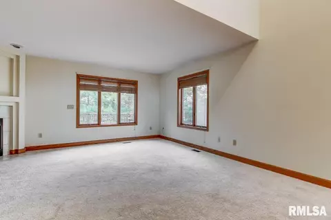 2206 Pond Mill Ct, Springfield, IL 62704 photo 6