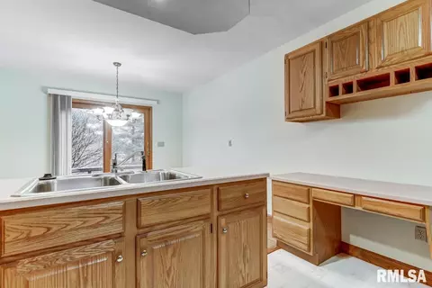 2206 Pond Mill Ct, Springfield, IL 62704 photo 10