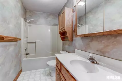 2206 Pond Mill Ct, Springfield, IL 62704 photo 23