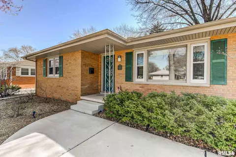 2408 Tamaroa Trl, Springfield, IL 62702 photo 1
