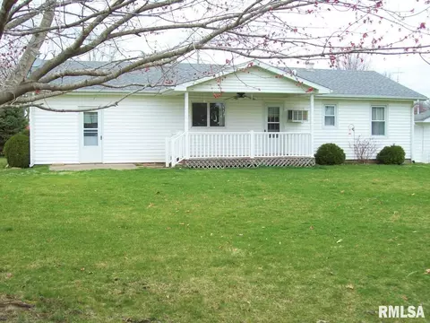 320 E Jefferson St, Winchester, IL 62694 photo 2