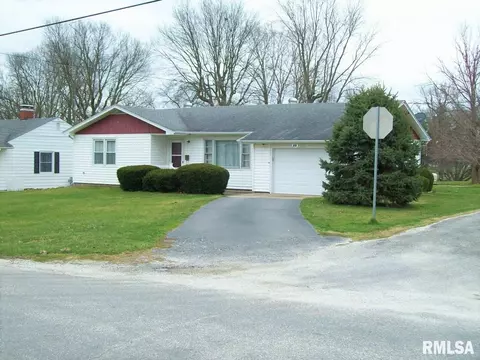 320 E Jefferson St, Winchester, IL 62694 photo 3