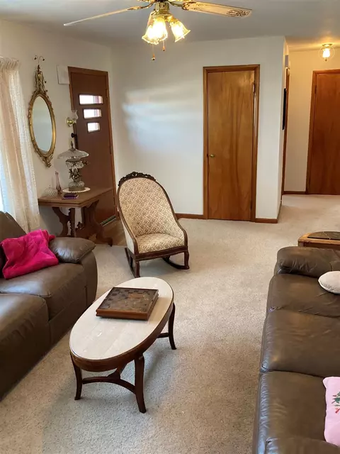 320 E Jefferson St, Winchester, IL 62694 photo 25
